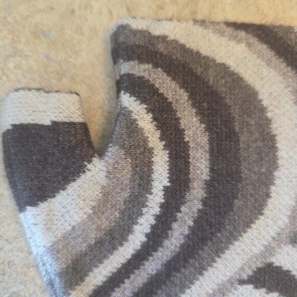 Fingerless Gloves Gray Black Swirl One Size NEW in Package - Picture 4 of 6